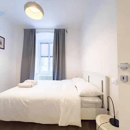 Imbriani 4s Tirabora Short Rent Apartament Triest