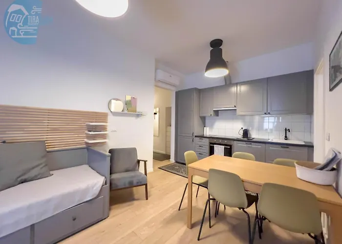 Imbriani 4s Tirabora Short Rent Trieste